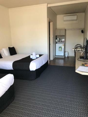 Deluxe Queen Room